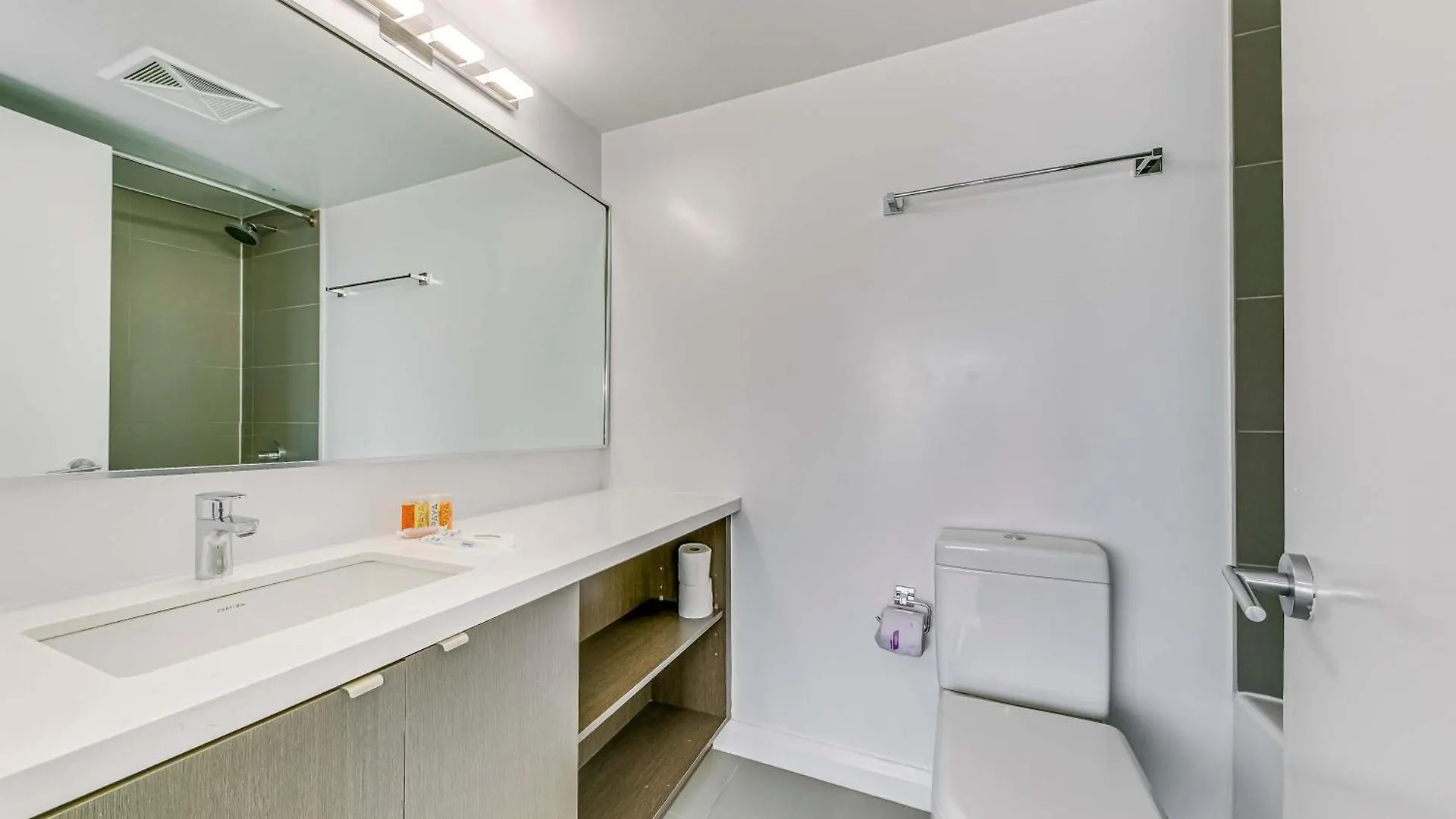 Milano In Yorkville Toronto Apartment