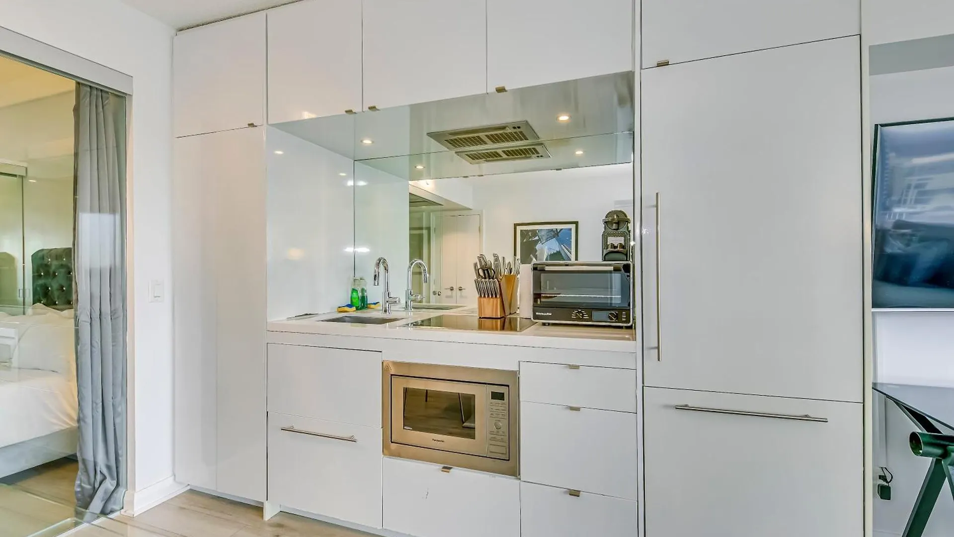 Apartment Milano In Yorkville Toronto